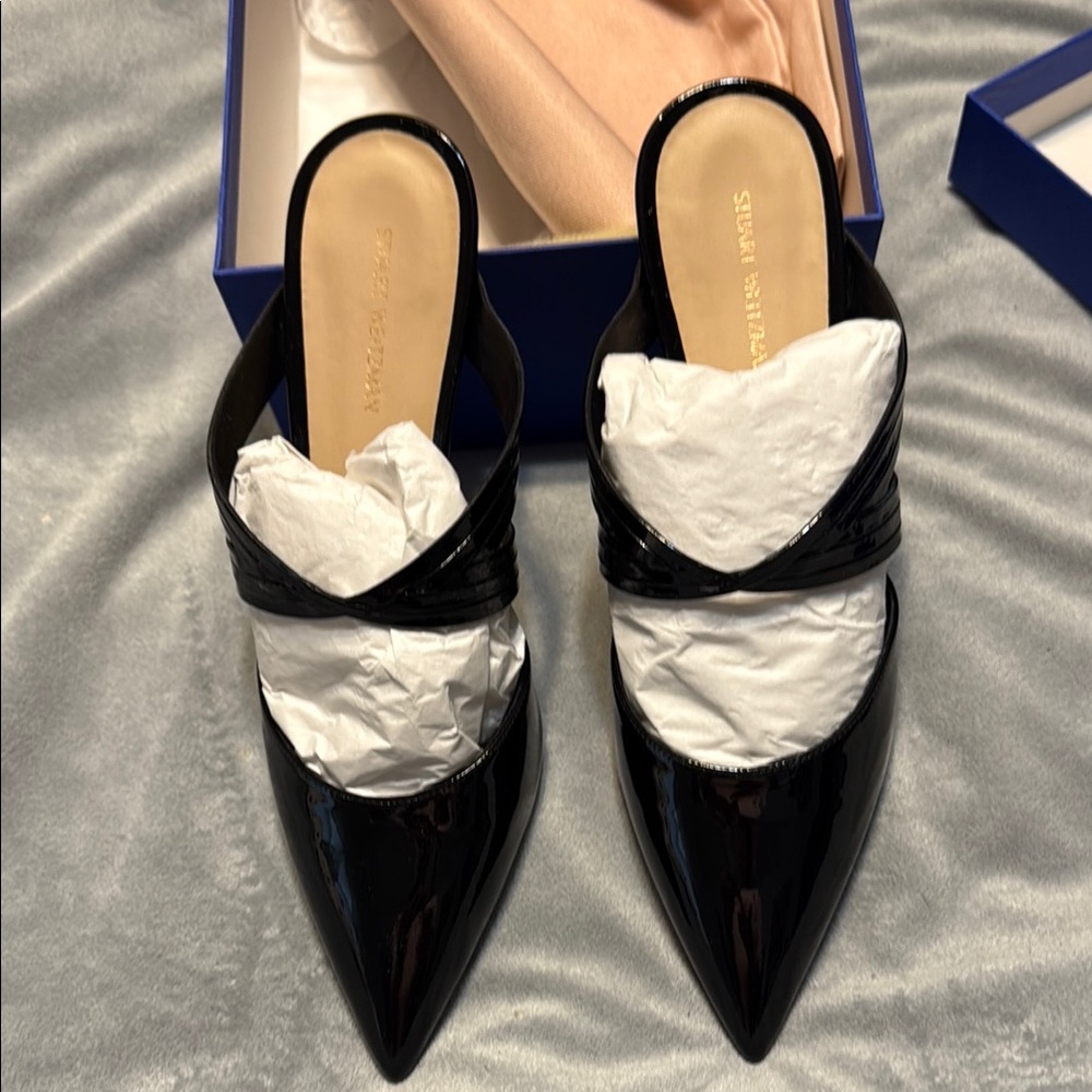 Michael Kors Black Heels with Pointed Toe and Bow Detail